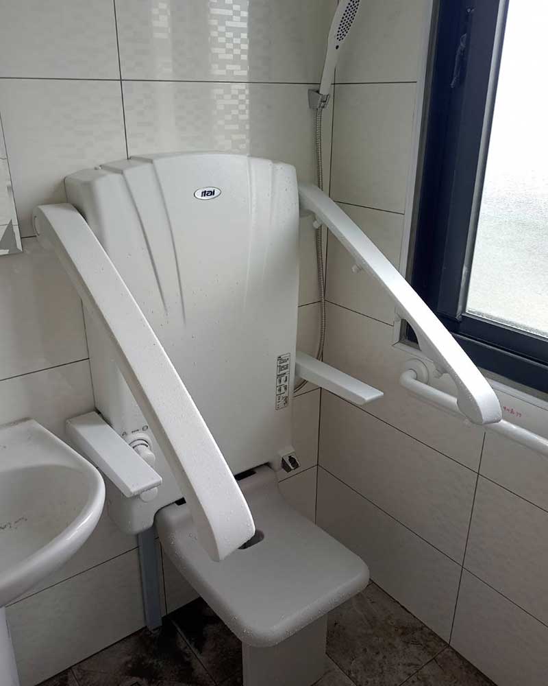 浴室安全輔具-養護浴座1