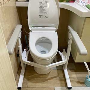 浴室安全輔具-馬桶安全扶手